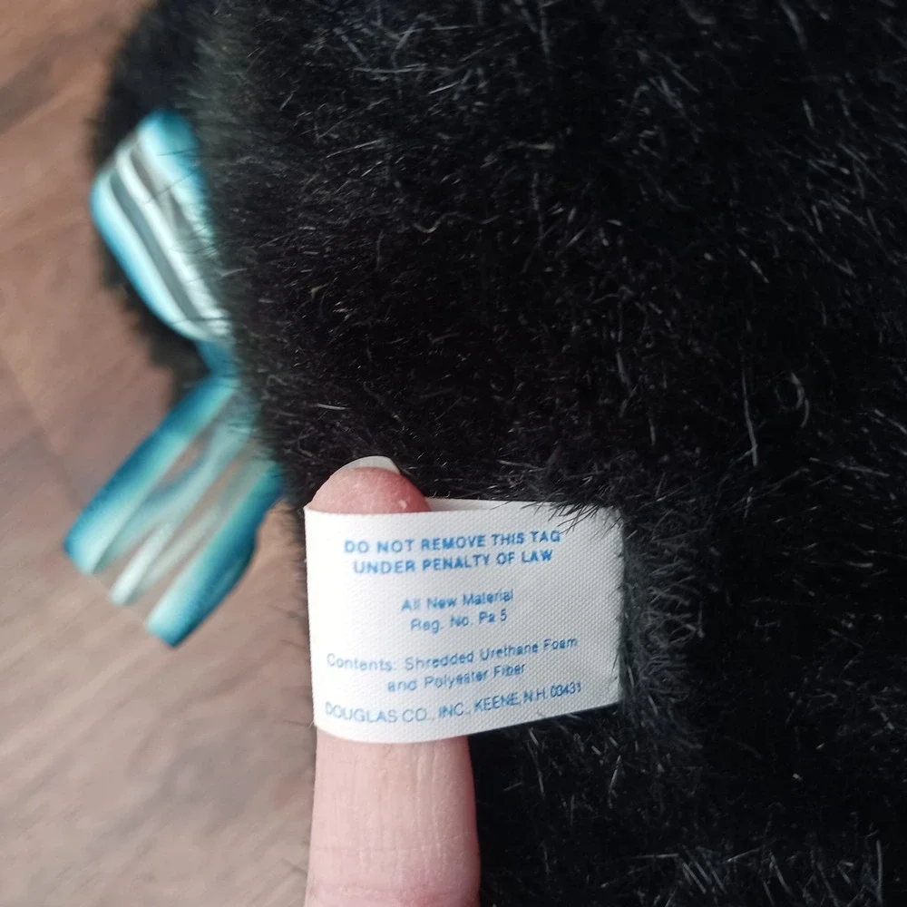 Vintage 1987 Cuddle Toys Douglas Black Cat Laying Realistic Made in‎ USA